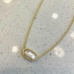 Kendra Scott Elisa Gold Pendant Necklace - Ivory Pearl